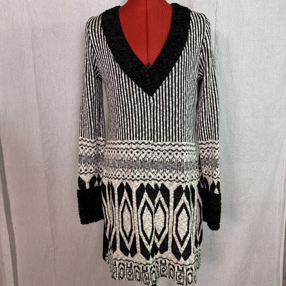 Kollontai Womens Dress Sweater Womens Size Large Black White Geometric E439